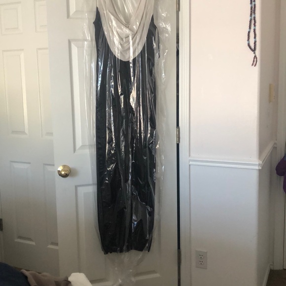 Dress - Picture 5 of 11